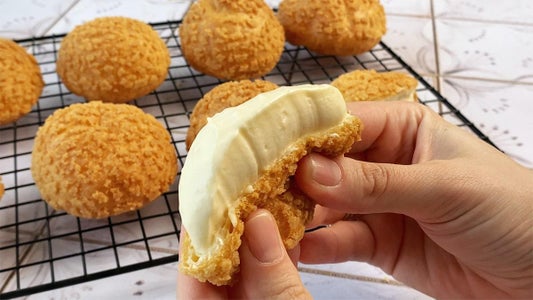 Choux Au Craquelin (Homemade Cream Puffs)